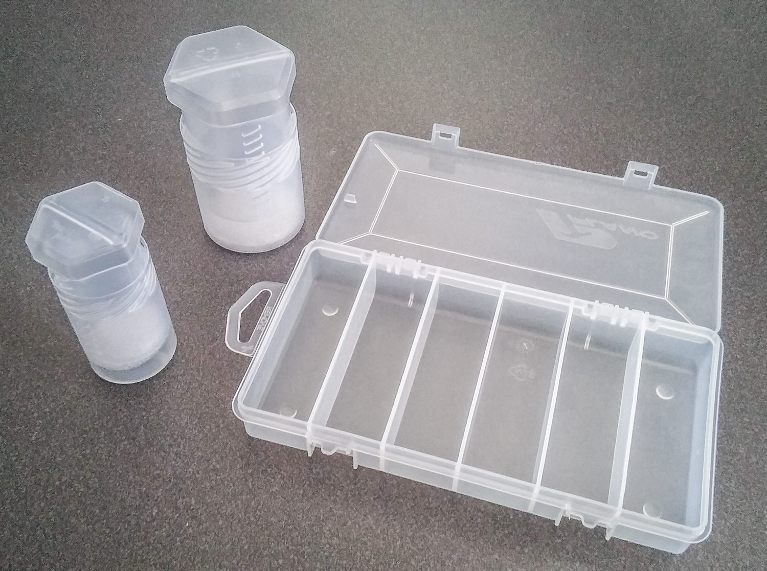 Accessori per inserti / Accessories for inserts. Contenitori in plastica per ugelli e inserti / Plastic Containers for nozzles and inserts.