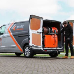 Gruppo di lavaggio ROM e-CUBE allestito su veicolo commerciale