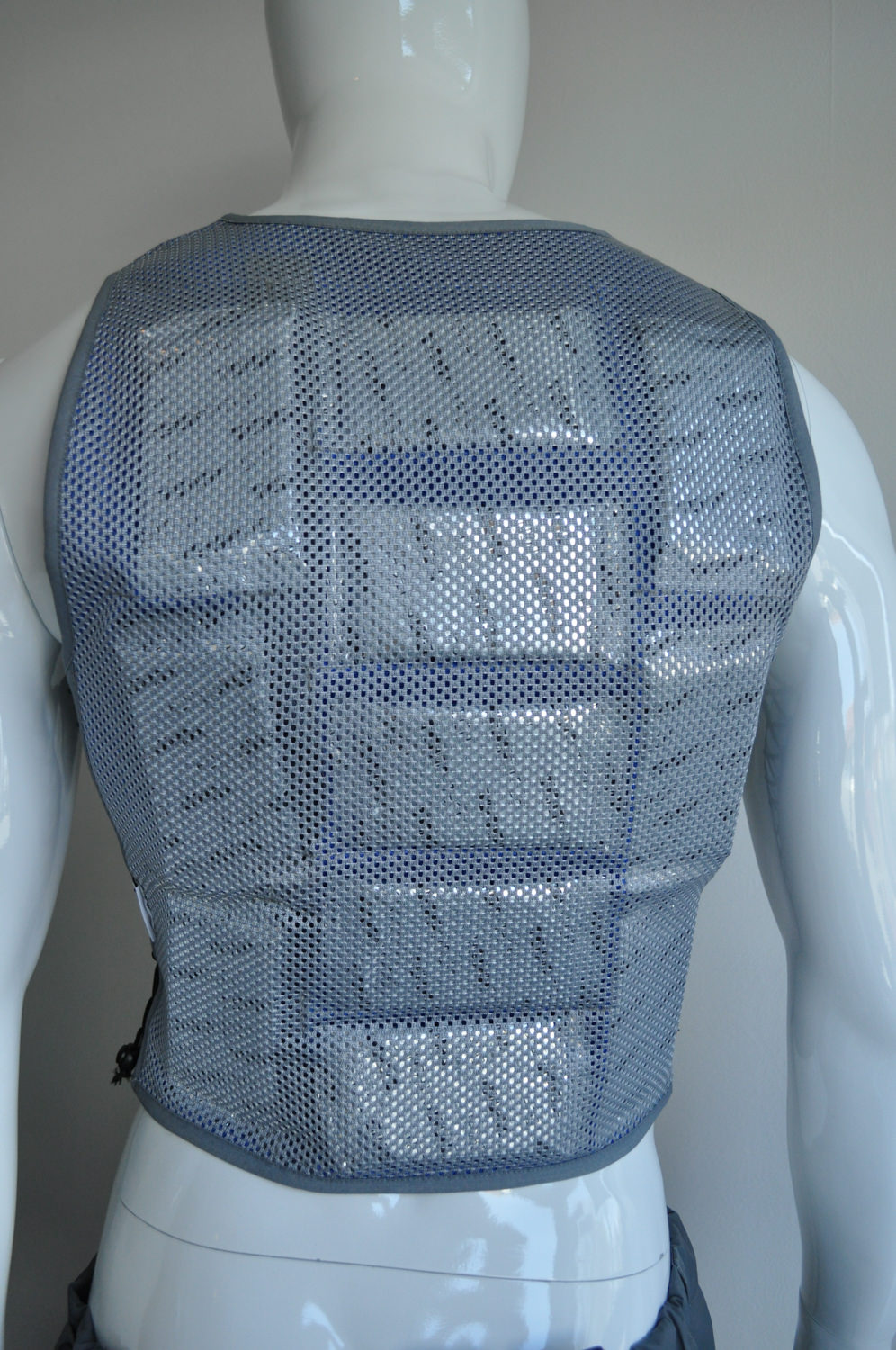 gilet refrigerante ultra per lavori ad alta temperatura. Fa parte della gamma Cooling Vest di tst.