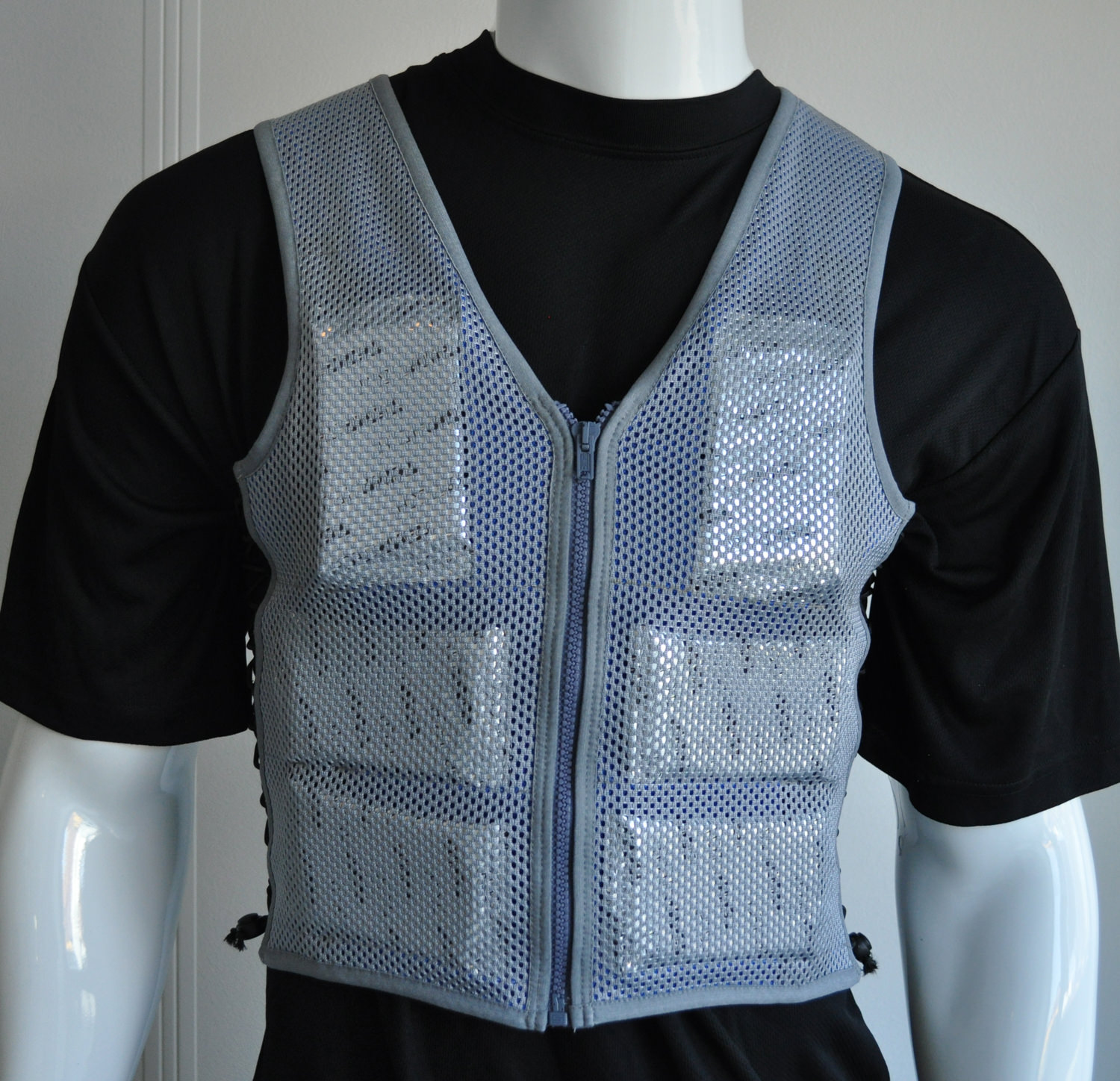 gilet refrigerante ultra per lavori ad alta temperatura. Fa parte della gamma Cooling Vest di tst.